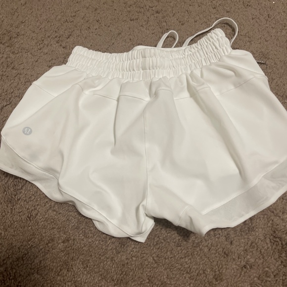 Lululemon women’s Inner Glow High-Rise Short 3" - Picture 3 of 9